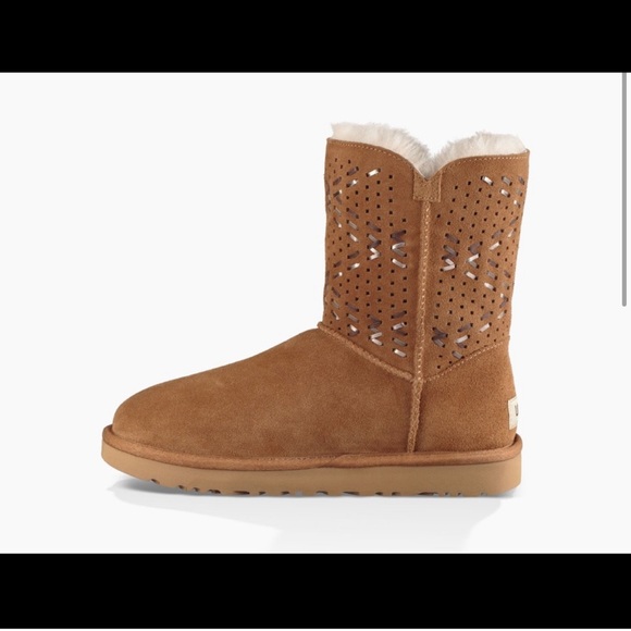 UGG Bailey Button Tehuano Genuine Shearling Boots - 8
